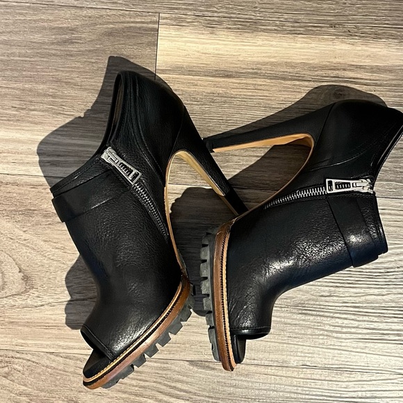 Belstaff Open Toe Italian shoes - Picture 3 of 7